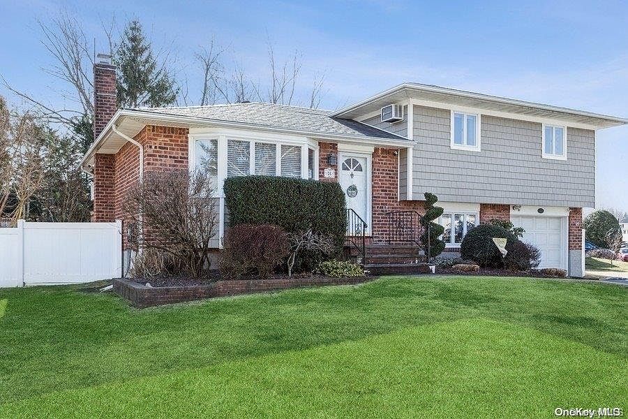 1st image of 26 Pickwick Drive W
