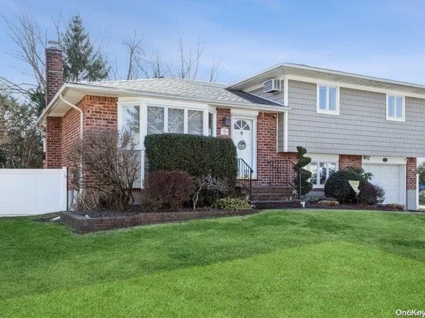 26 Pickwick Drive W, Syosset, NY 11791