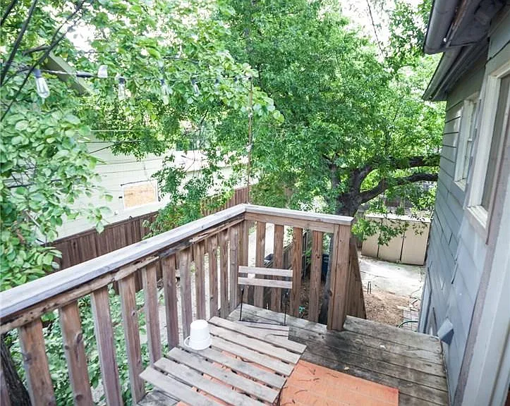 4038 Roswell St — Photo 12