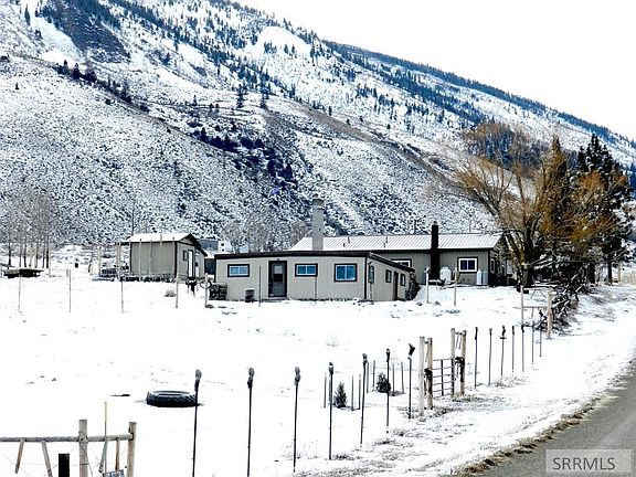 2nd image of 36 Blue Camas Rd