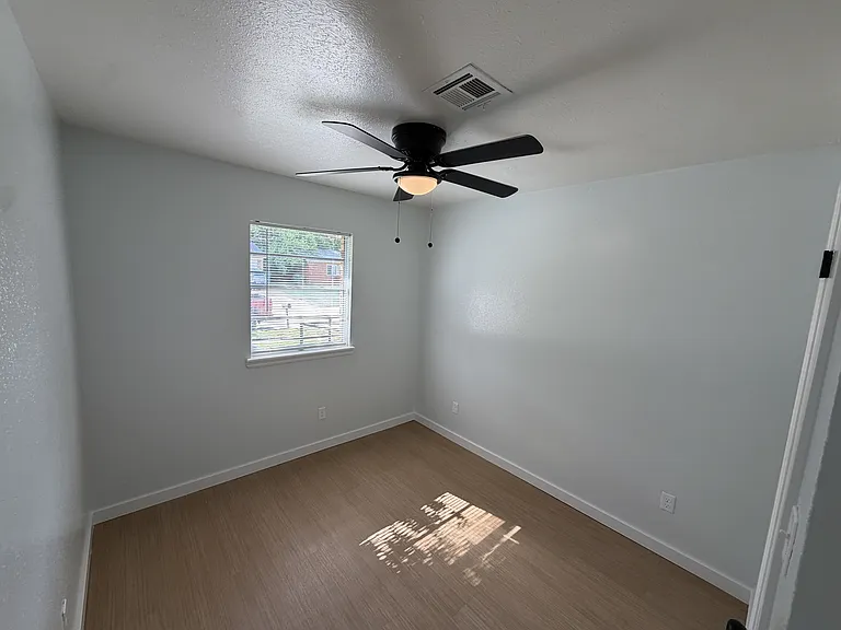 1204 McDonald Dr — Photo 13