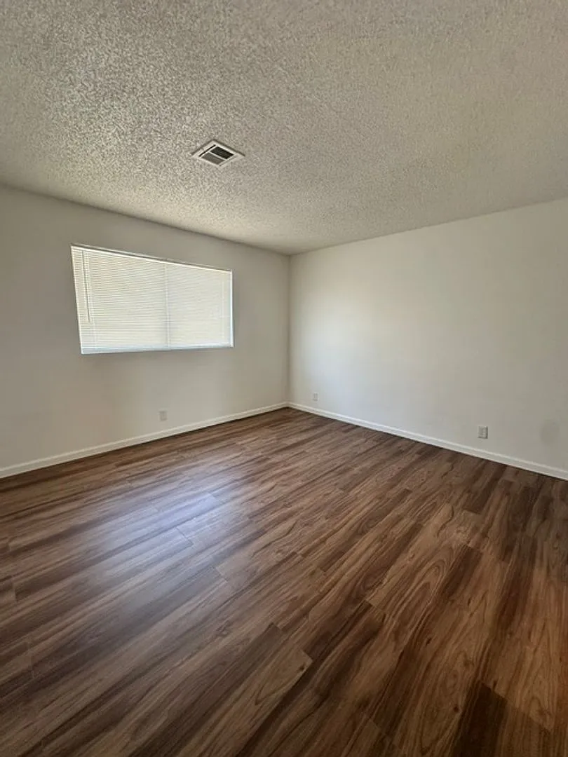 3411 Center Dr — Photo 2