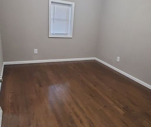 4th image of 524 Porter St