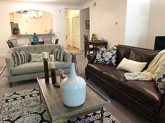 Lvng rm to kitchen back door