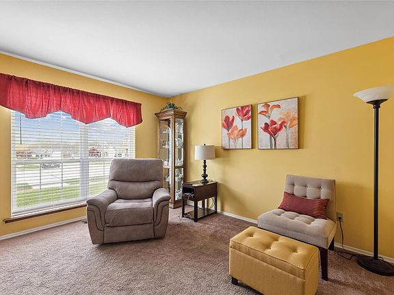 3rd image of 2044 Telford Dr