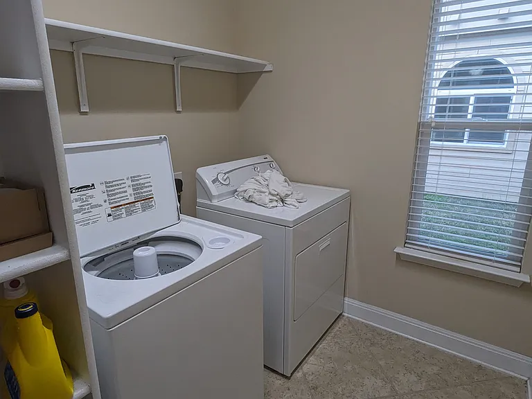 8430 Cedar Mdws — Photo 9