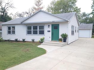 807 Pacific Ave, Osawatomie, KS 66064