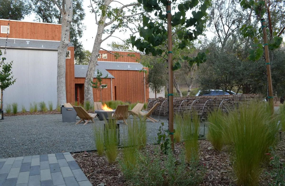 Building Photo - 23501 Avenida La Caza #105