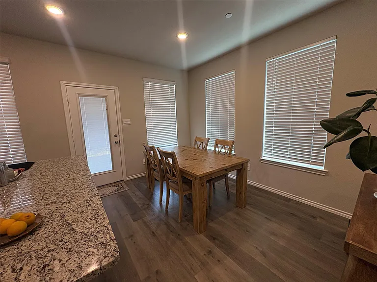 3222 Hampton Dr — Photo 9