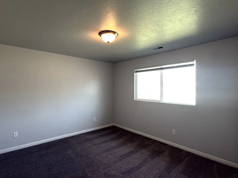 1517 W 600 N — Photo 14