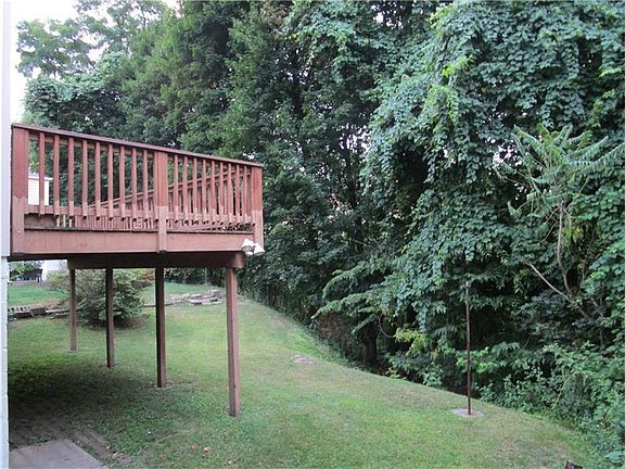 3rd image of 1611 Westview Dr