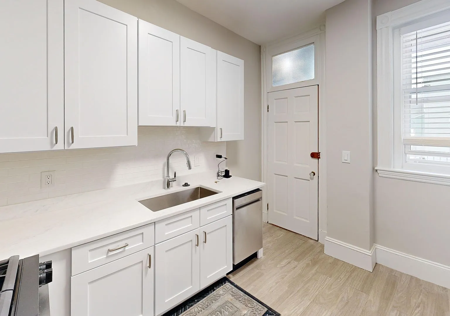 No Broker Fee! Gorgeous Allston 3 Bed With In-Unit Laundry, Parking — Photo 1