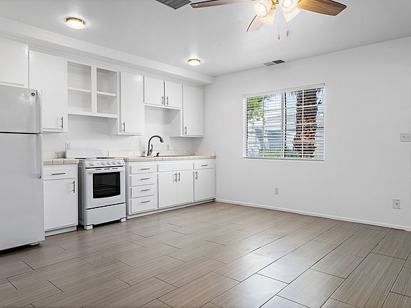 5th image of 78582 Avenida La Fonda