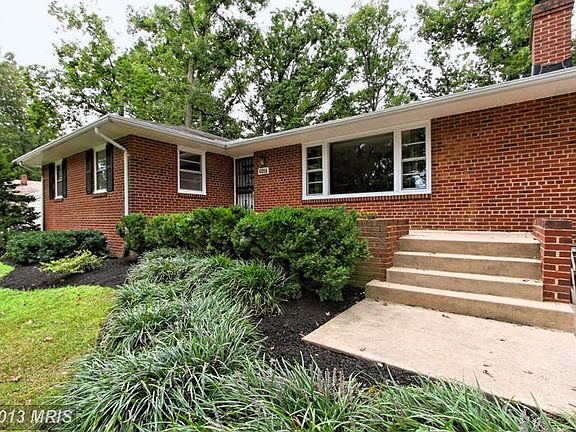 4th image of 6014 Mayfair Ln