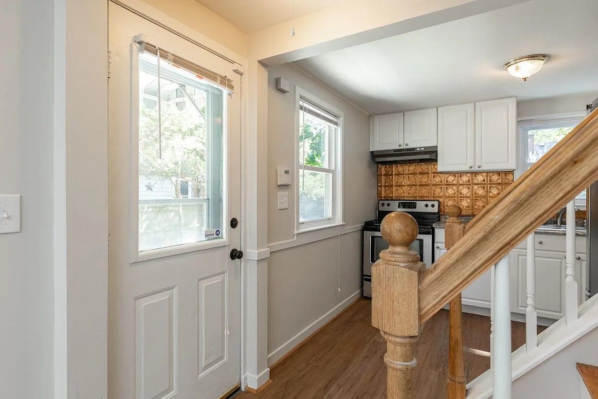 4 bed, 2.0 bath, 1440 sqft, $3,200 — Photo 4
