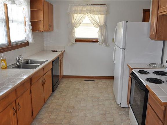5th image of 2806 S Gum Ave