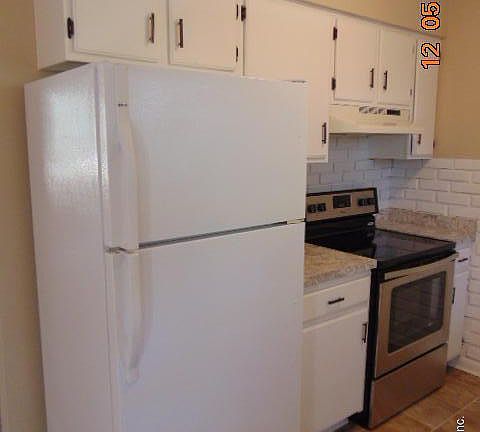 4th image of 8382 Hillcrest Dr
