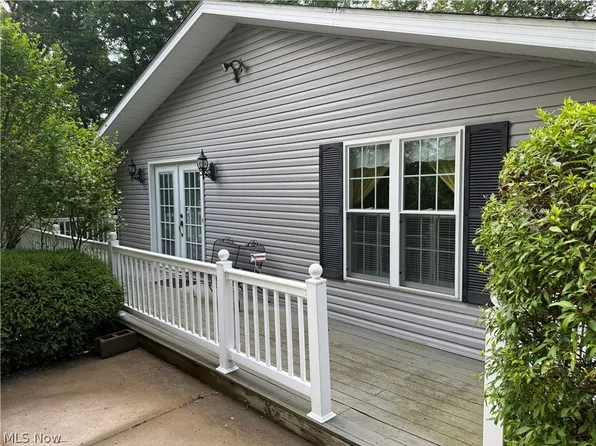 2594 W Buckhorn Dr, Millersburg, OH 44654