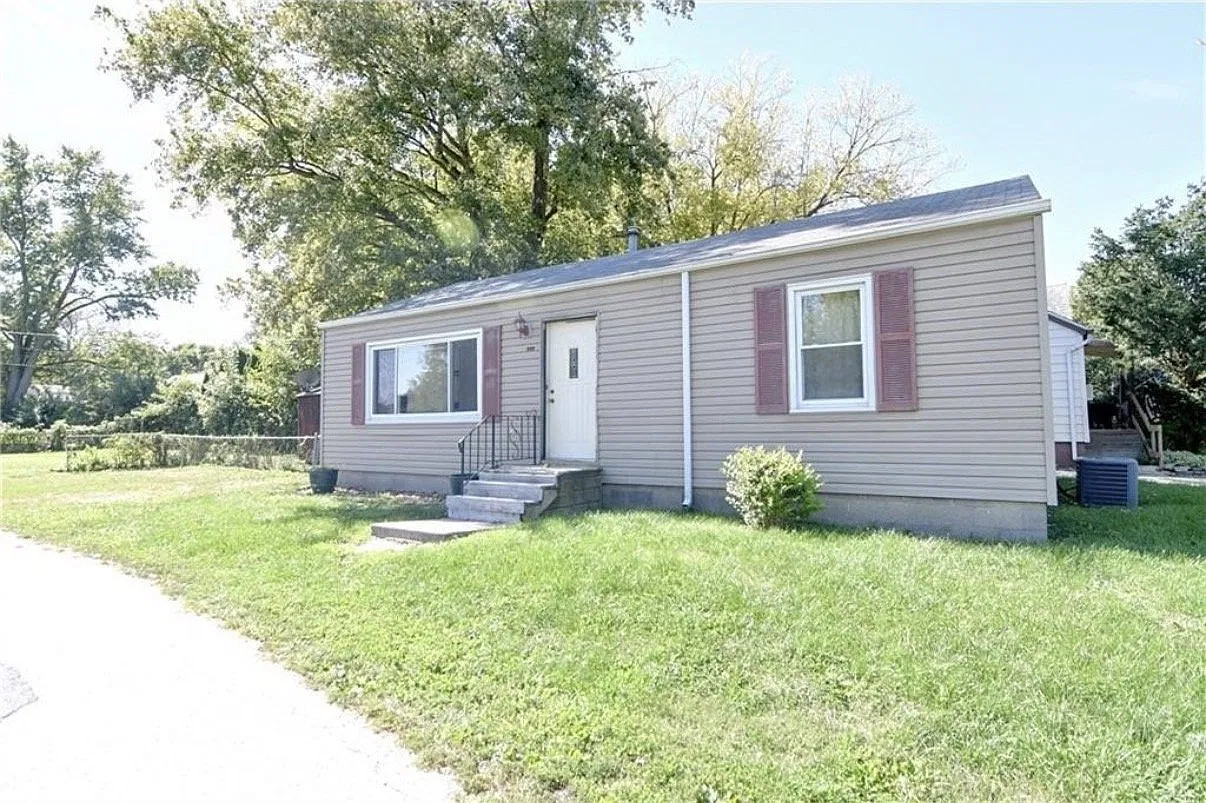 2 bed, 912 sqft, $995 — Photo 2