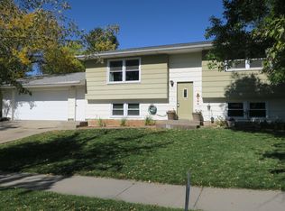 2412 E Franklin St, Pierre, SD 57501