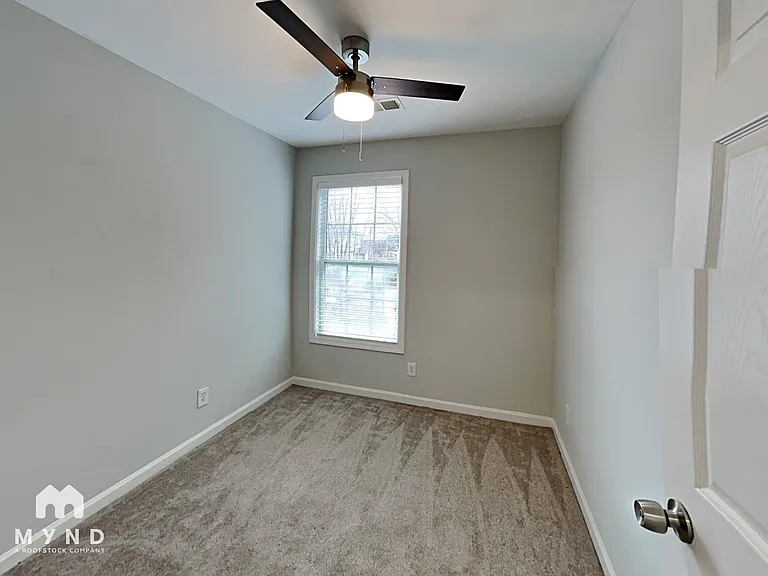 480 Rockwell St SW — Photo 14