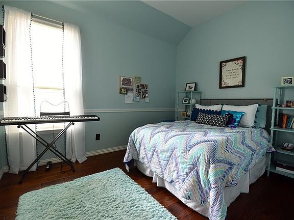 3rd image of 10500 Sexton Dr
