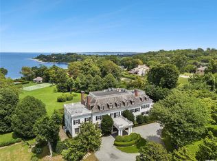 225 Middle Neck Rd, Port Washington, NY 11050