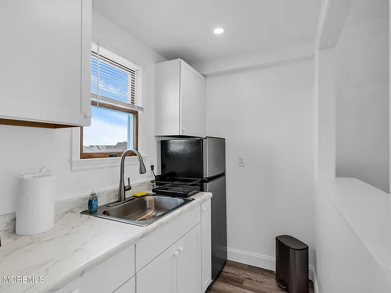 55 Beach Front — Photo 33