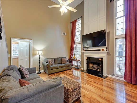 4th image of 2650 Binghampton Ln