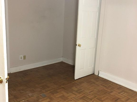 4th image of 604 N Spruce St