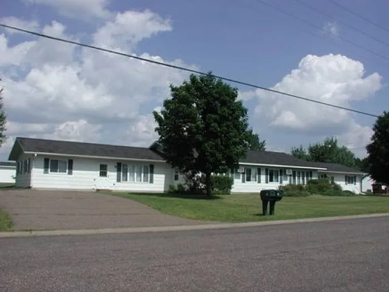611 Dutchman Dr — Photo 2