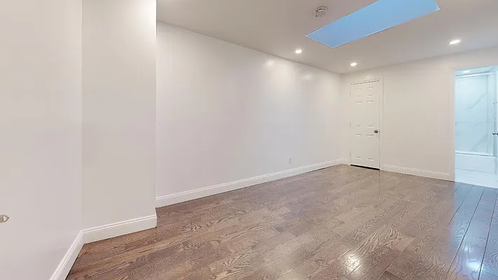 Rented by Metro Garden Realty NYC | media 35