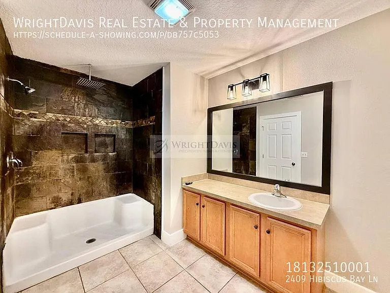 2409 Hibiscus Bay Ln — Photo 23