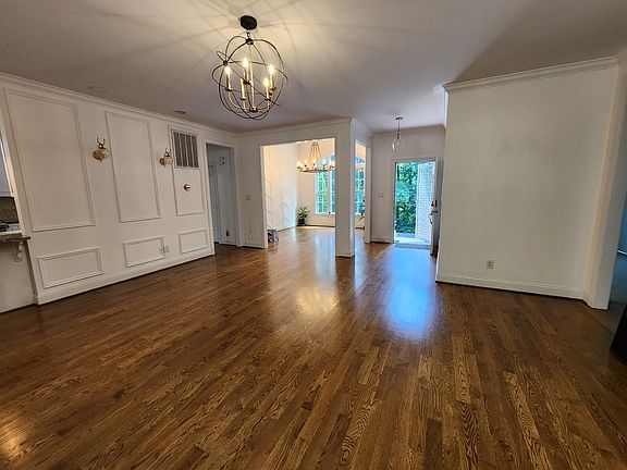 5th image of 2107 Churchill Dr