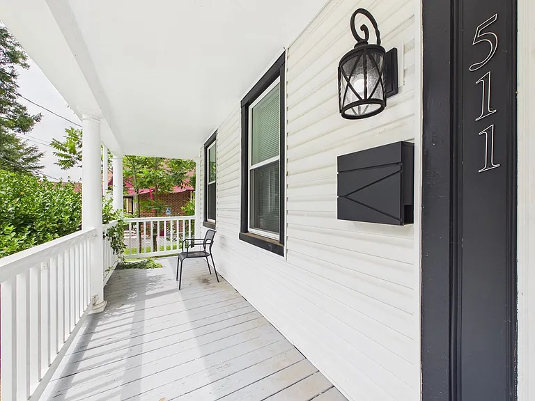 511 Harrison St — Photo 3