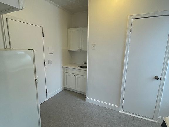 3rd image of 26-08 Hoyt Ave S #3B