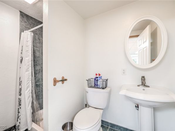 875 Cooper St, Overton, NV 89040