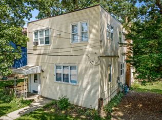 321 Ryerson Ave, Elgin, IL 60123
