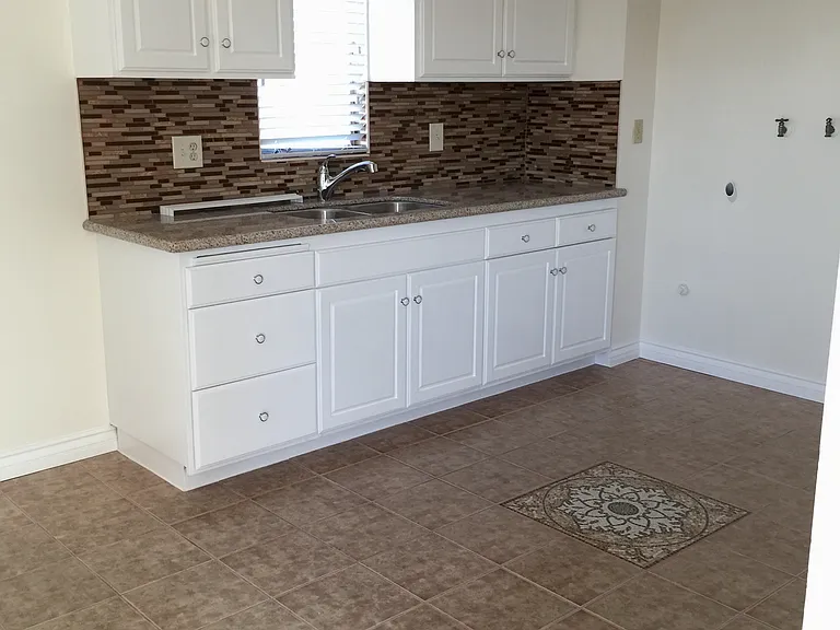 8535 Stewart And Gray Rd — Photo 4