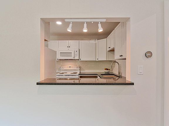 2nd image of 56 Jacqueline Rd APT 10