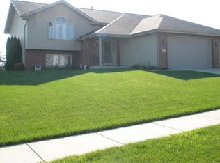 8347 Heron Lake Rd, Saint John, IN 46373