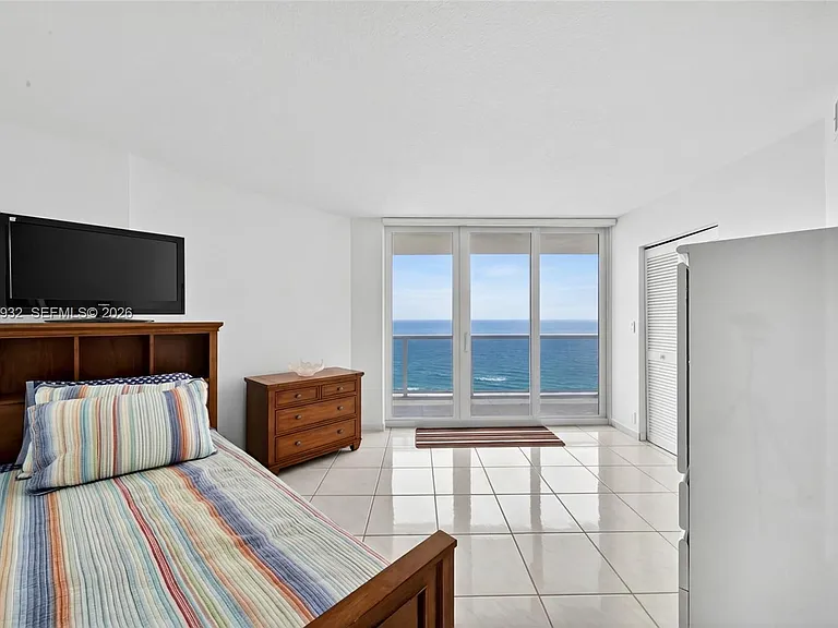 6767 Collins Ave #1609 — Photo 17