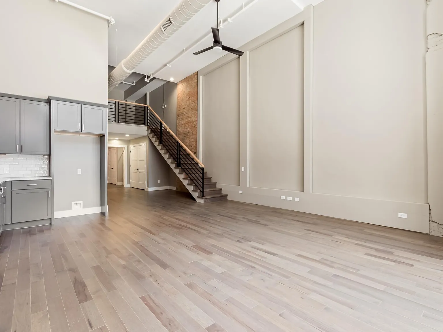 1 bed, 1245 sqft, $2,142 — Photo 2