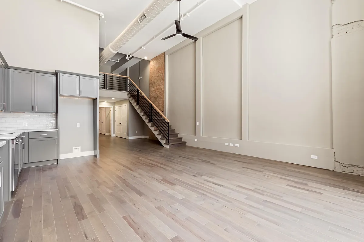 Building Photo - 44 N High St #3B