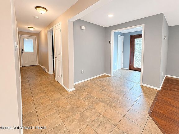 4th image of 30 Burrwood Dr