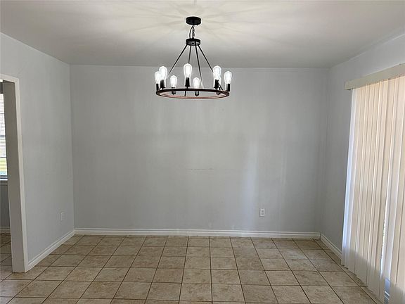 2nd image of 1014 Robinson St