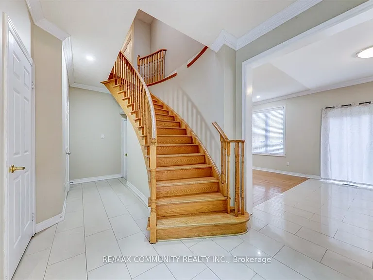86 Grosbeak Cres — Photo 15