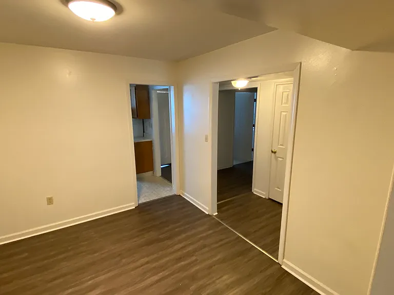 703 Montgomery St — Photo 3