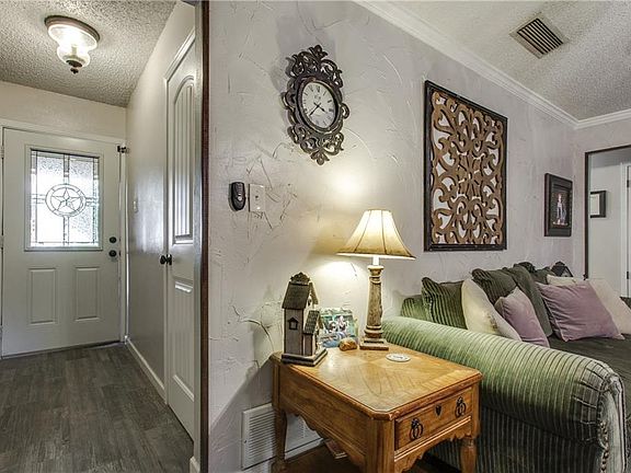 3rd image of 1633 Lexington Pl