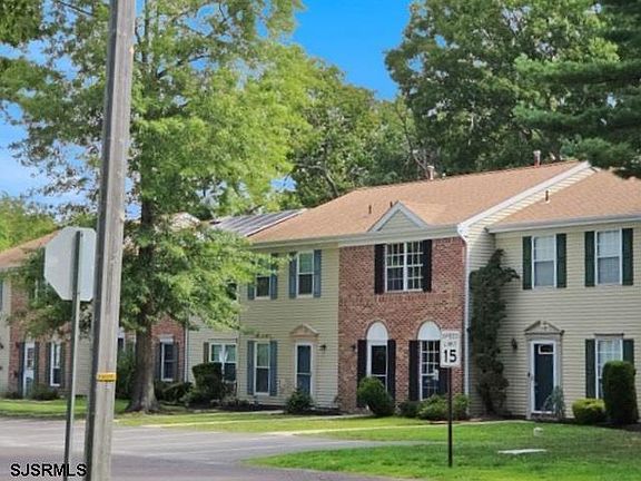 3rd image of 140 Rumson Dr #140